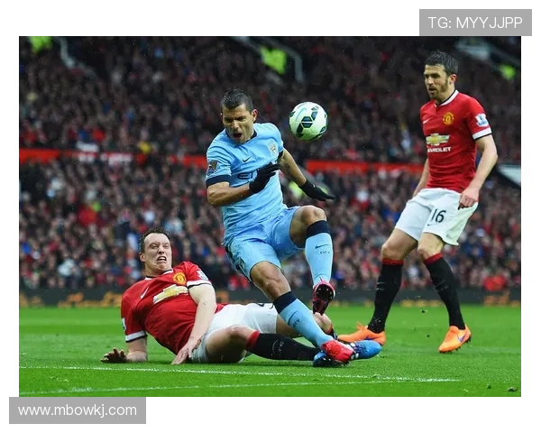 菲尔琼斯：加布萨利巴战曼联紧张